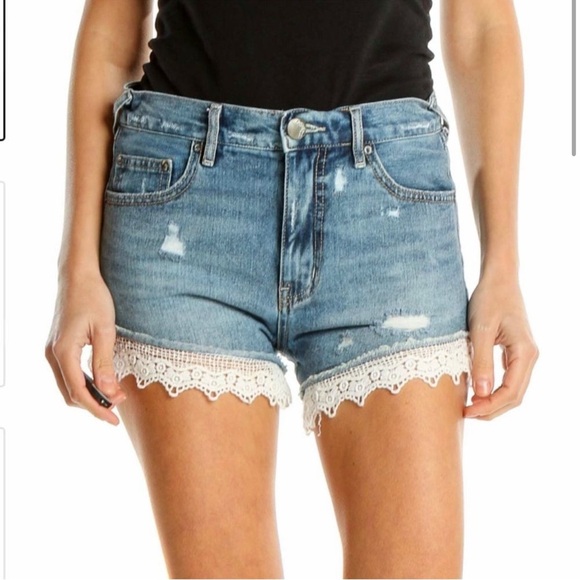Free People Blue Bohemian Denim Shorts With Lace Trim Size 26 - Picture 1 of 8
